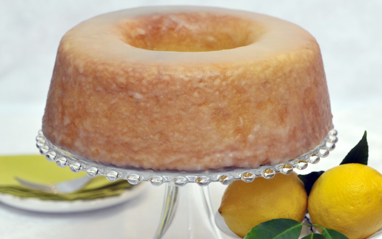 BOLO DE IOGURTE COM SICILIANO