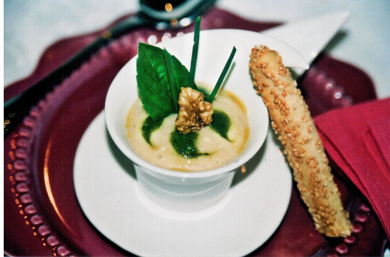 CALDINHO DE GRÃO DE BICO AO PESTO