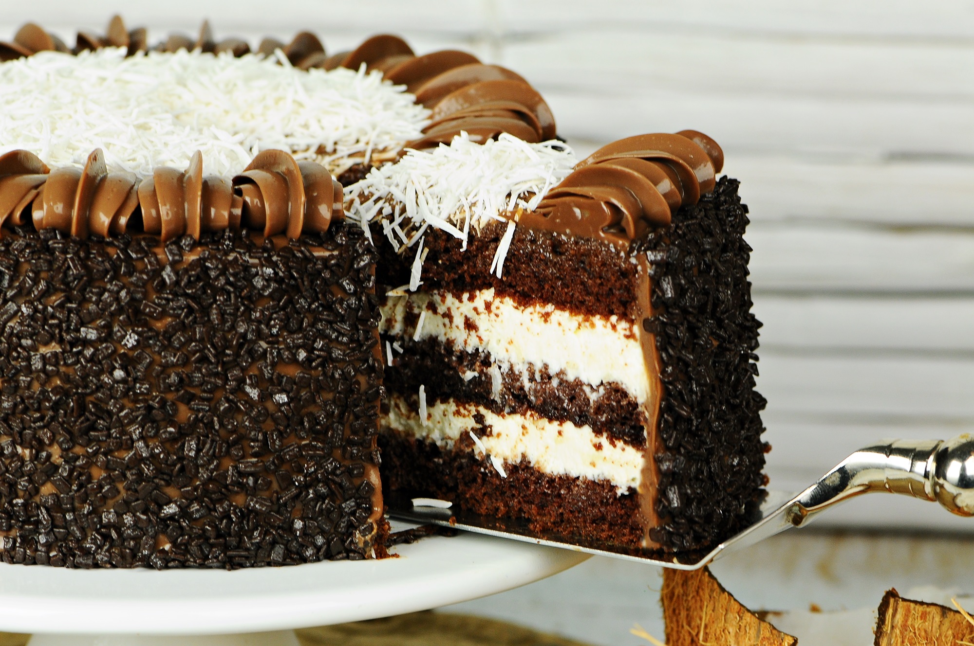 Bolo de Chocolate e Coco Prestígio