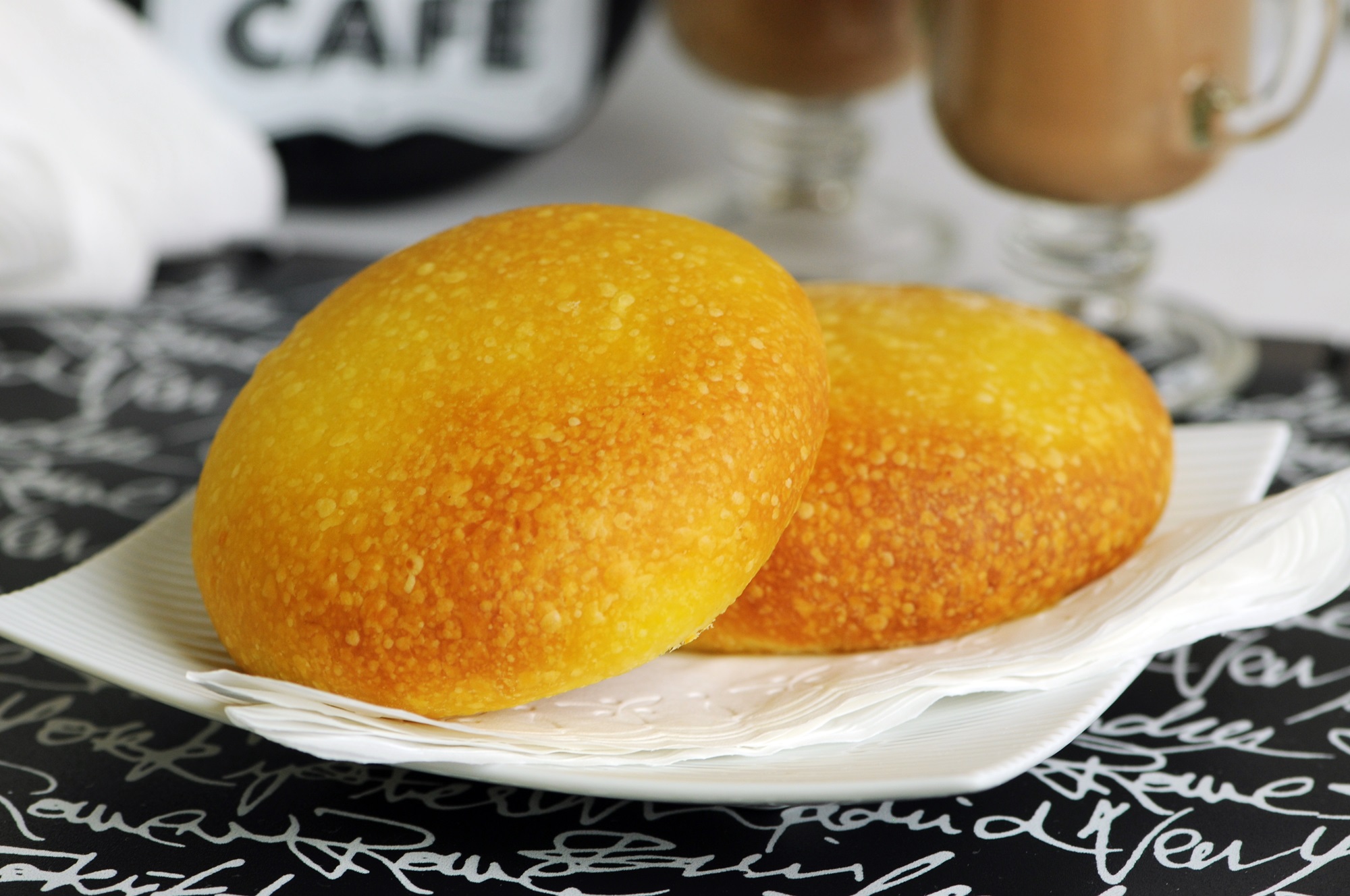 PÃO DE BATATA COM REQUEIJÃO