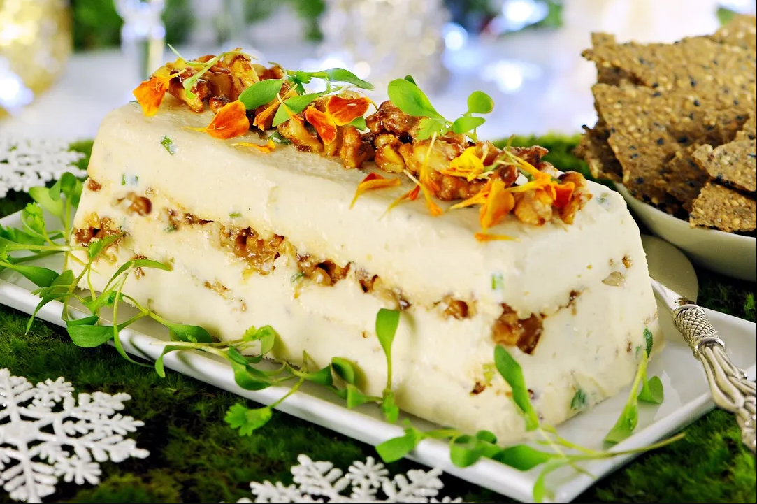 TERRINE DE QUEIJOS AO PRALINÉ DE NOZES